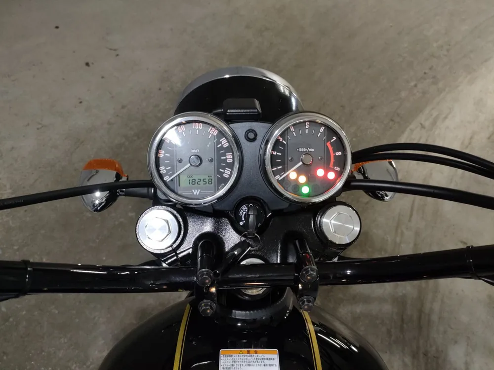 Kawasaki W800-2 2023, чёрный, фото 5
