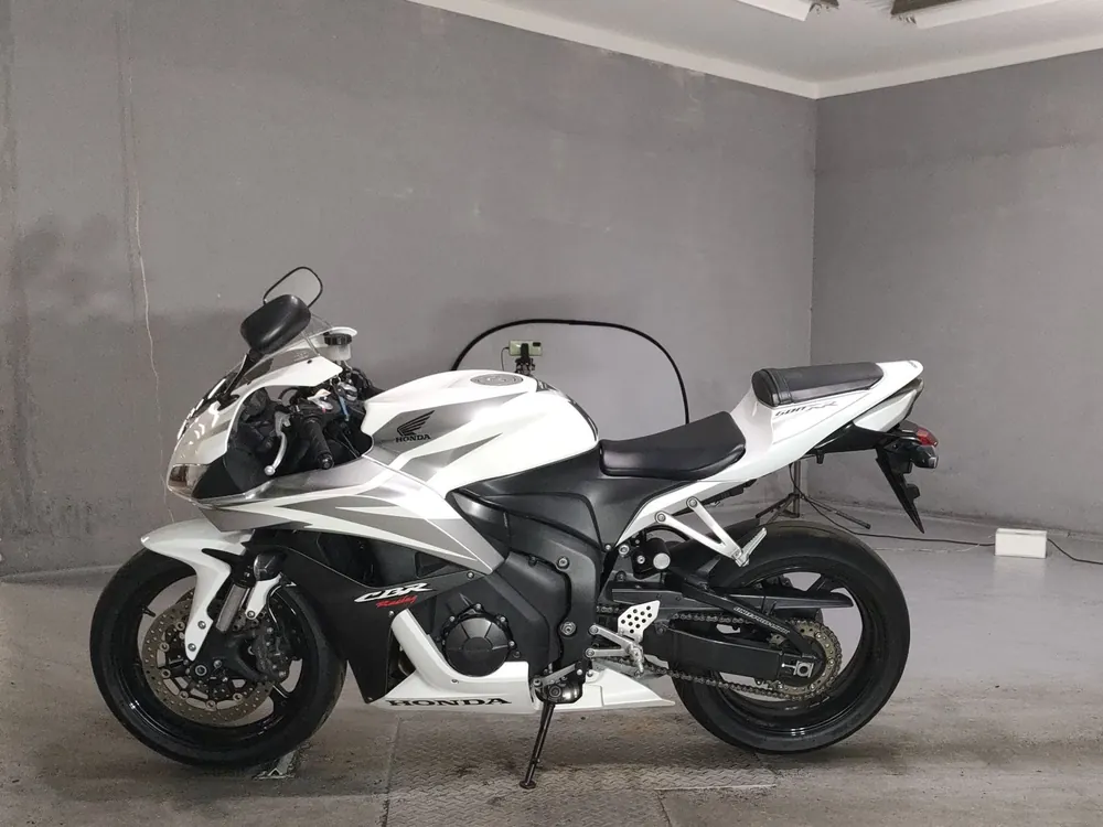 Honda CBR600RR 2008, white/gray, фото 2