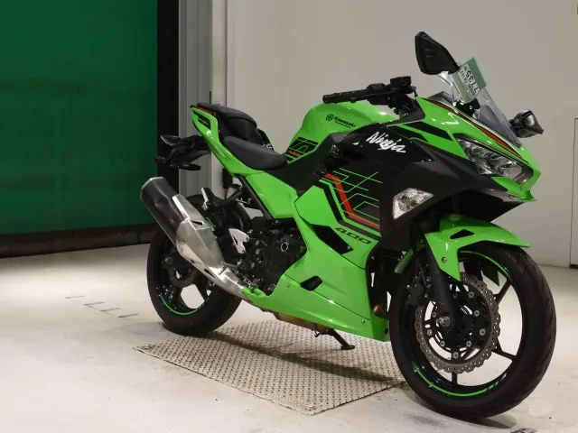 Kawasaki Z400 2022, black | green, фото 3