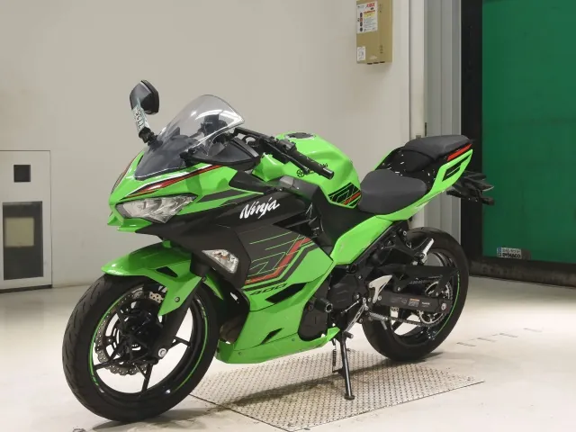 Kawasaki Z400 2022, black | green, фото 4