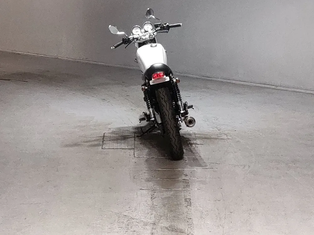 Yamaha SR400 2009, белый, фото 4