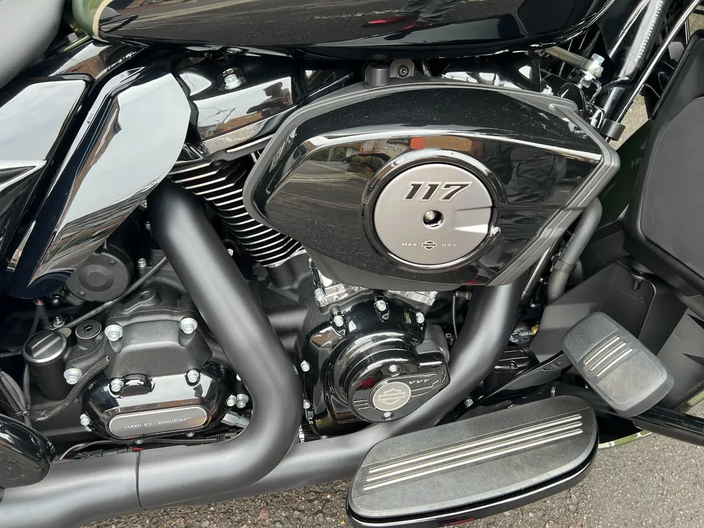 Harley-Davidson FLHXL 2026, green / black, фото 10
