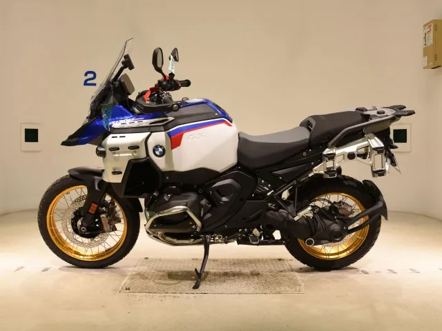 BMW R1300Gs Adv Asa 2026, white | blue, фото 2