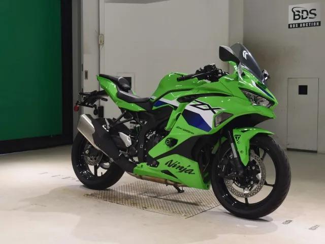 Kawasaki ZX-25R, белый, зелёный, фото 3