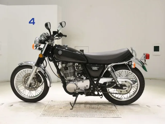 Yamaha SR400 2015, чёрный, фото 2