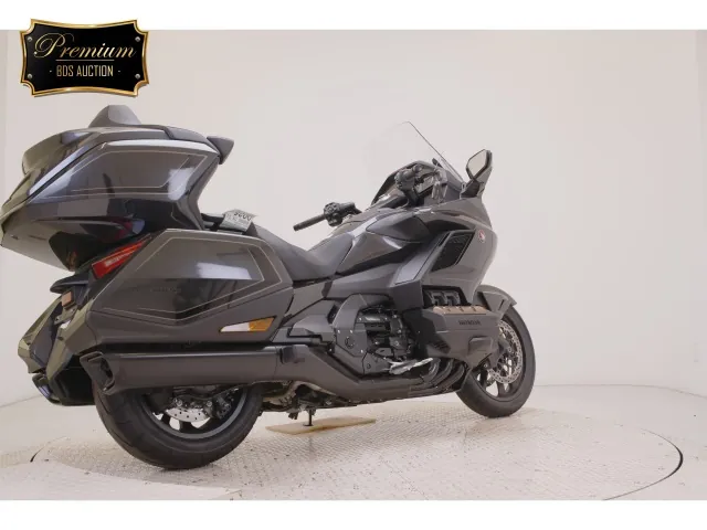 Honda GL1800 2026, black | gunmetal, фото 5