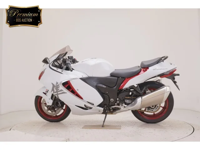 Suzuki Hayabusa 2023, белый, красный, фото 2