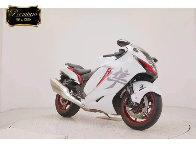 Suzuki Hayabusa 2023, белый, красный, фото 3