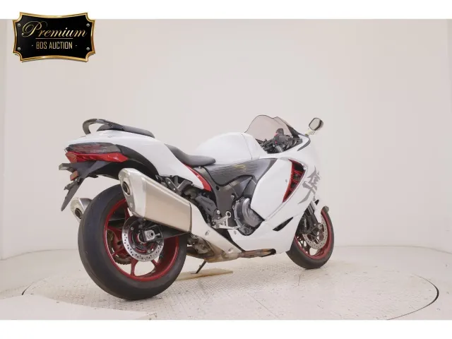 Suzuki Hayabusa 2023, белый, красный, фото 5