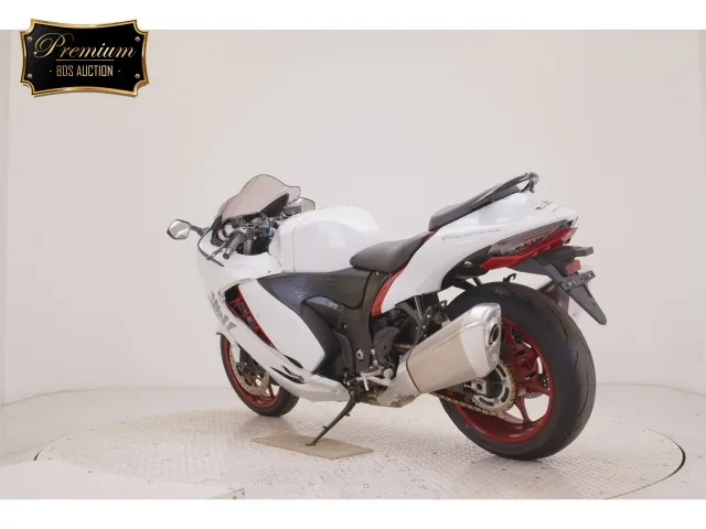 Suzuki Hayabusa 2023, белый, красный, фото 6
