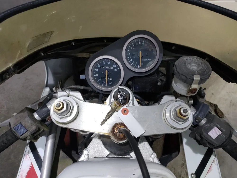 Suzuki GSX-R750 1990, красный, фото 5