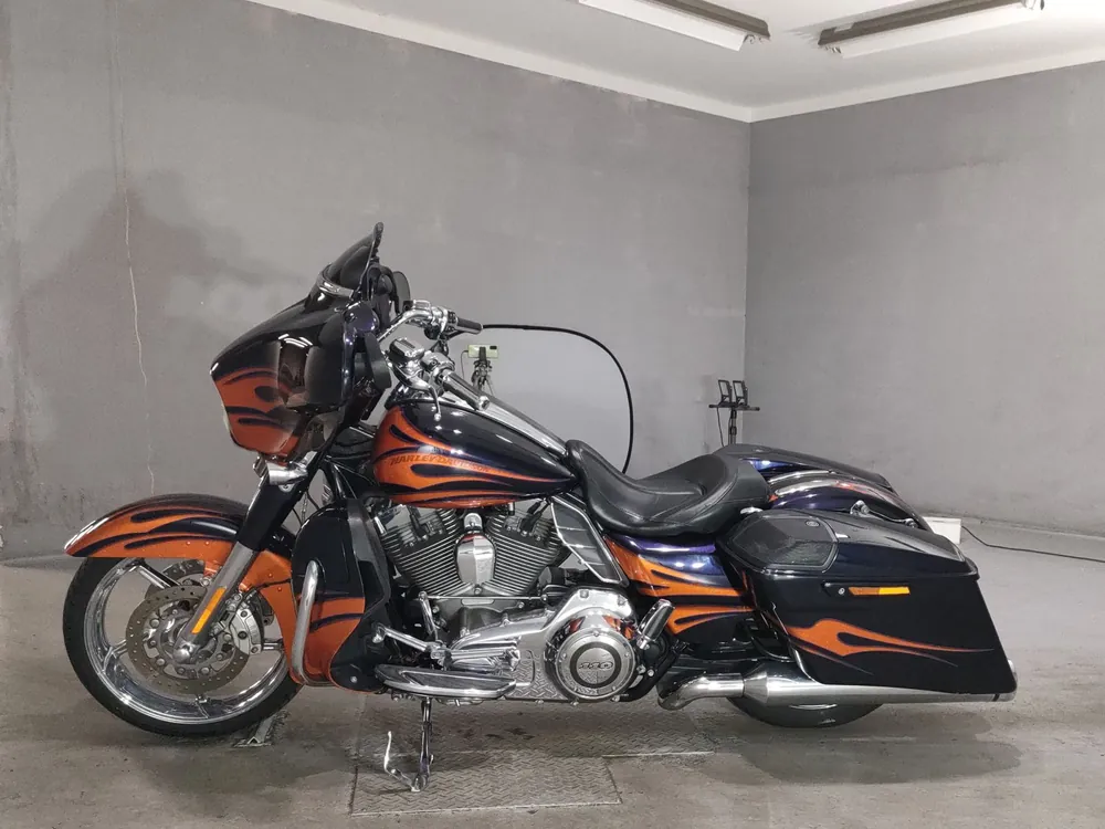 Harley-Davidson FLHXSE1800CVO 2015, black / orange, фото 2