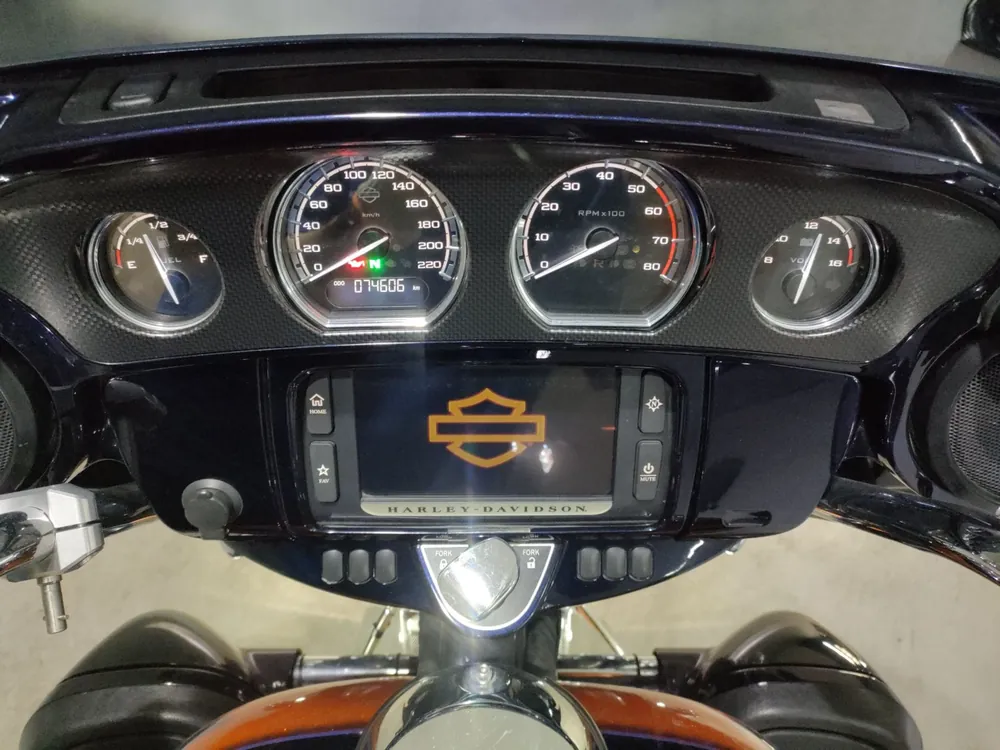 Harley-Davidson FLHXSE1800CVO 2015, black / orange, фото 5