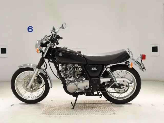 Yamaha SR400 2017, чёрный, фото 2