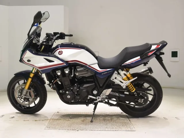 Honda CB1300 2023, white | red | blue, фото 2