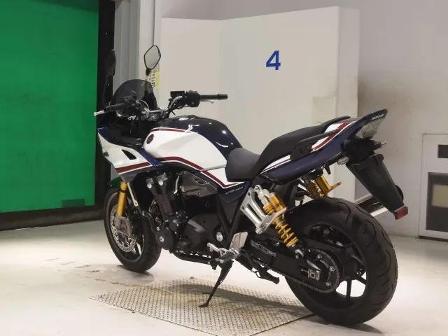 Honda CB1300 2023, white | red | blue, фото 6