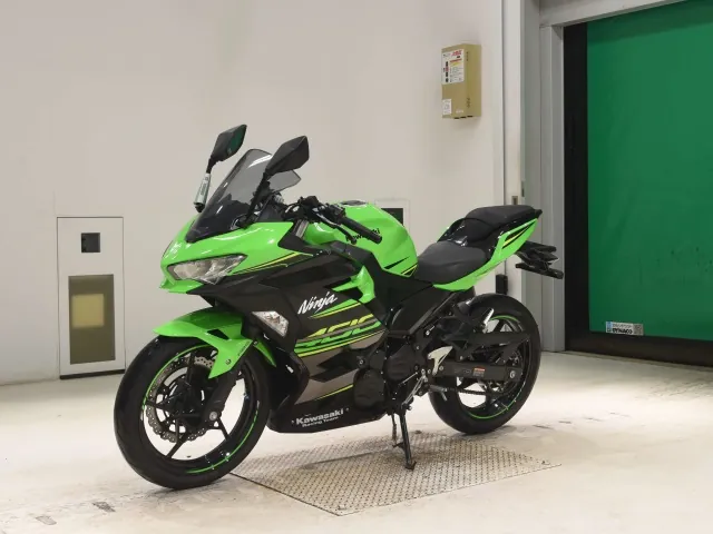 Kawasaki Ninja 400 2018, зелёный, фото 4