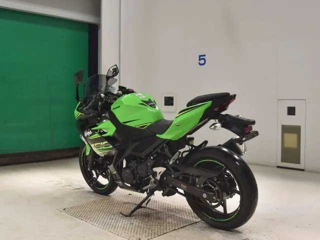 Kawasaki Ninja 400 2018, зелёный, фото 6