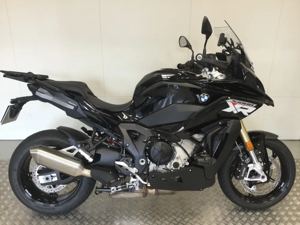 BMW M1000R 2026, чёрный, фото 2