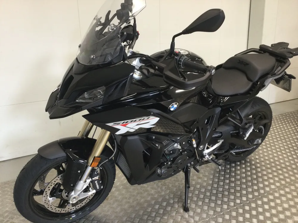 BMW M1000R 2026, чёрный, фото 3