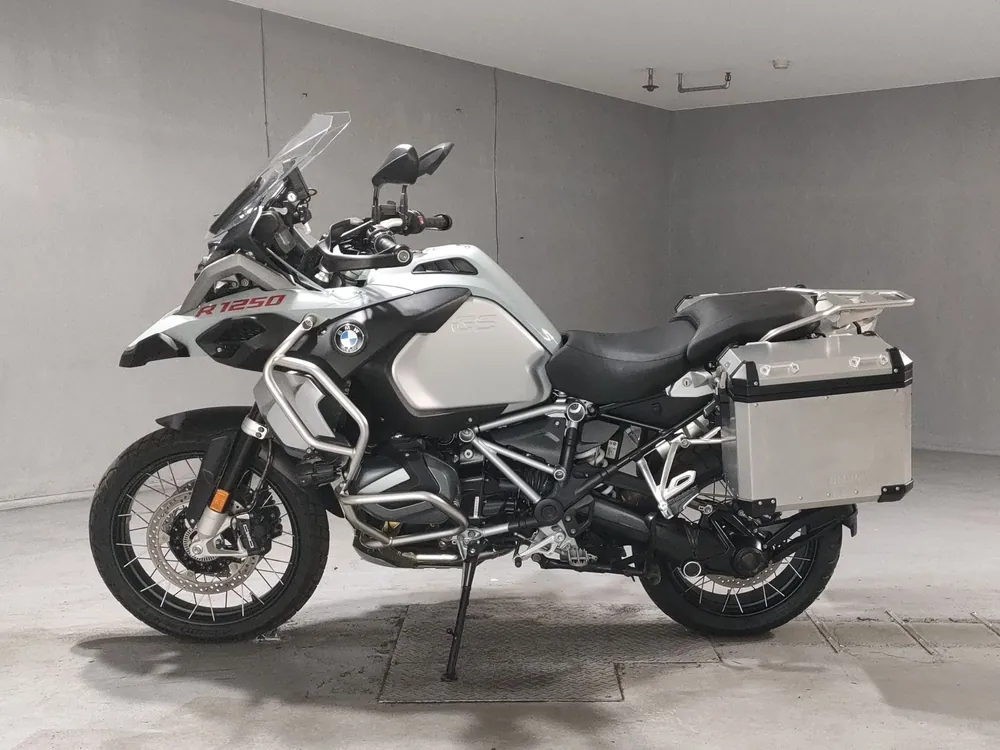BMW R1250Gs Adventure 2021, серебристый, фото 2