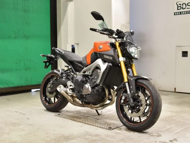 Yamaha MT-09 2018, оранжевый, фото 3