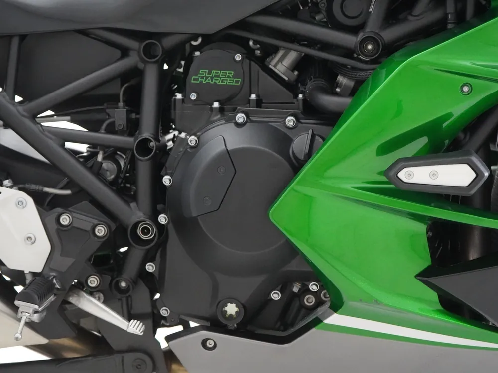 Kawasaki Ninja H2 SX 2022, green / black, фото 6