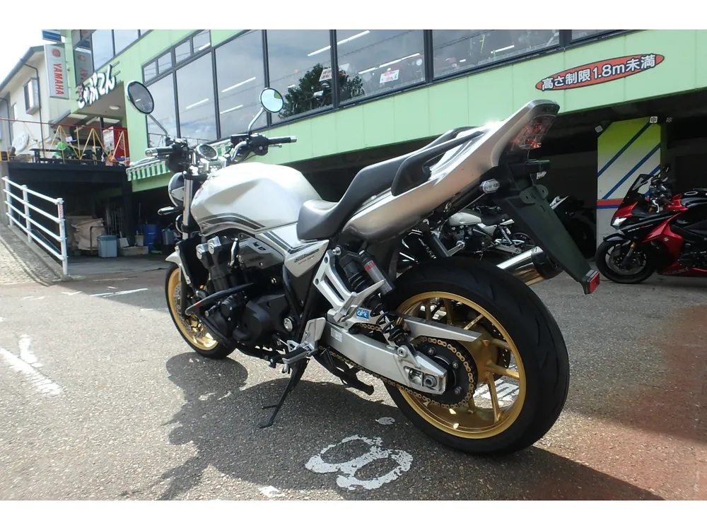 Honda CB1300 2021, серебристый, фото 12