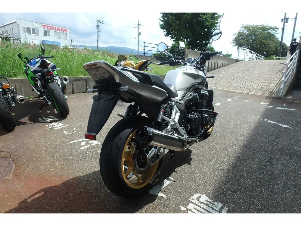 Honda CB1300 2021, серебристый, фото 7