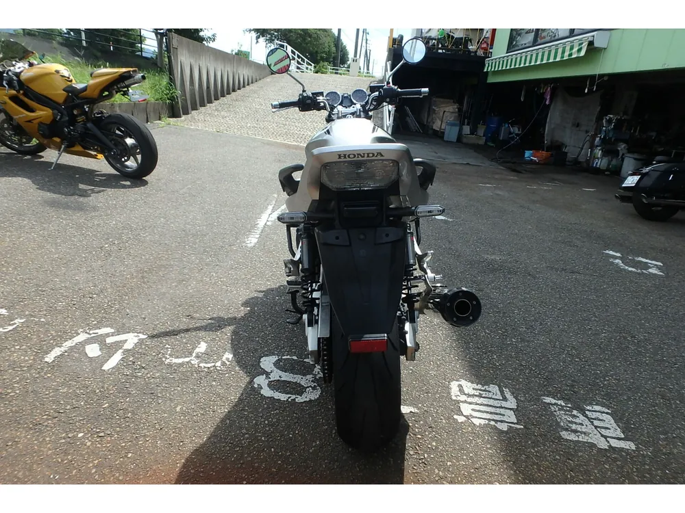 Honda CB1300 2021, серебристый, фото 8