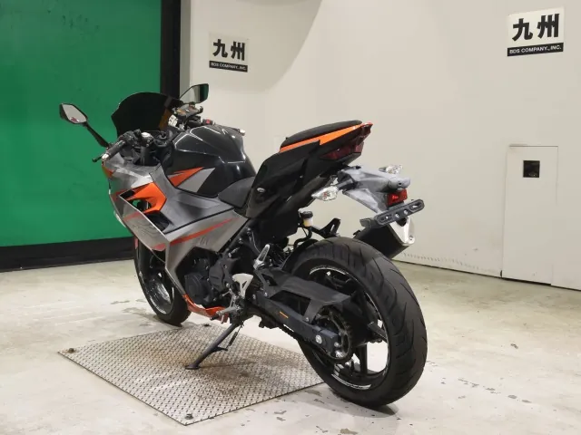 Kawasaki Ninja 400 2018, red | silver, фото 6