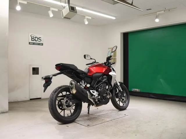 Honda CB250R MC52, красный, фото 5