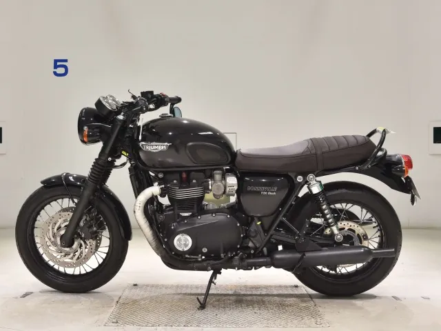 Triumph Bonneville T120 2017, чёрный, фото 2