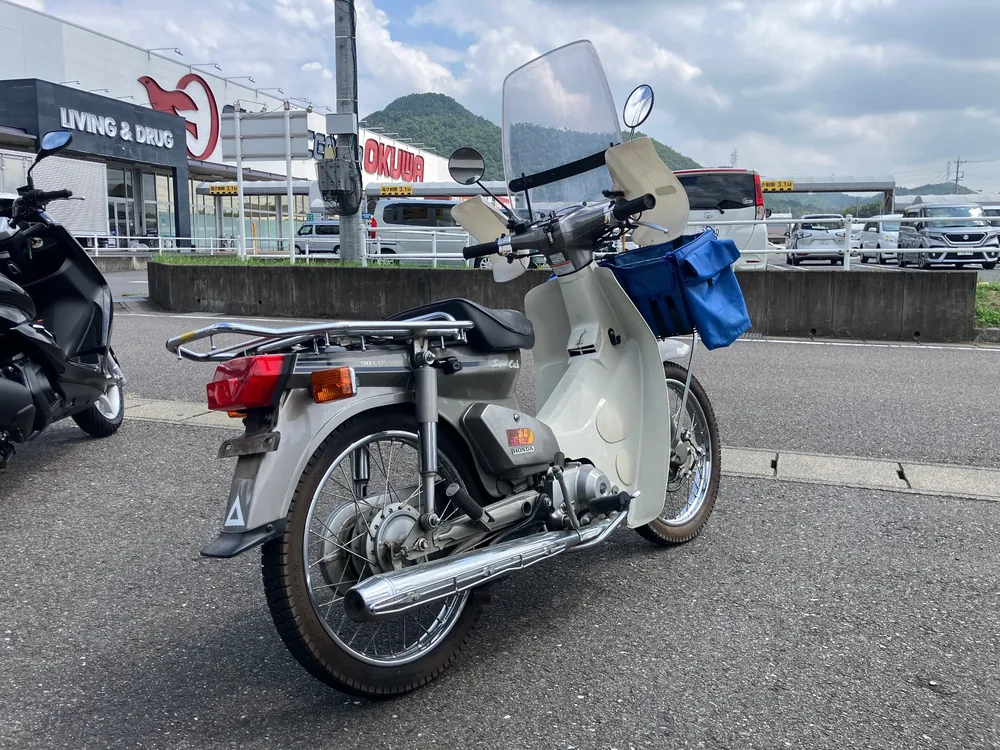 Honda Super Cub, белый, серебристый, фото 4