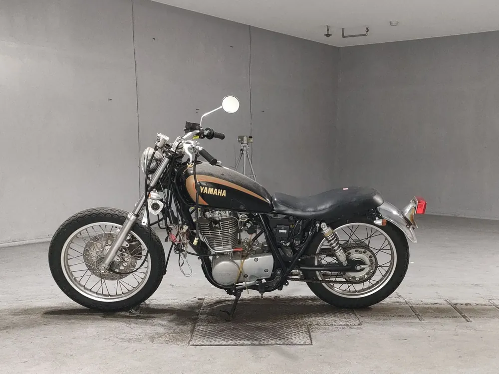 Yamaha SR400 2005, чёрный, фото 2