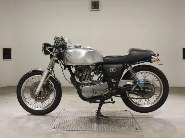 Yamaha SR400 2009, серебристый, фото 2