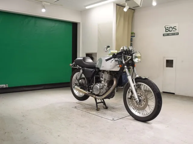 Yamaha SR400 2009, серебристый, фото 3