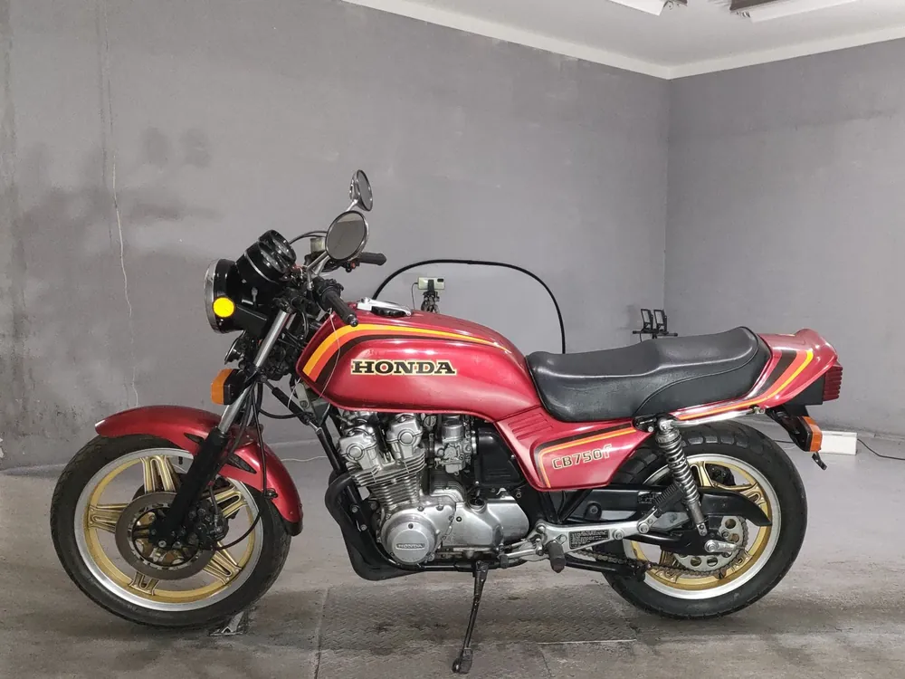 Honda CB750FB 2026, красный, фото 2