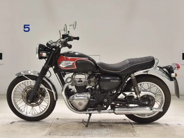 Kawasaki W400 2010, красный, чёрный, фото 2