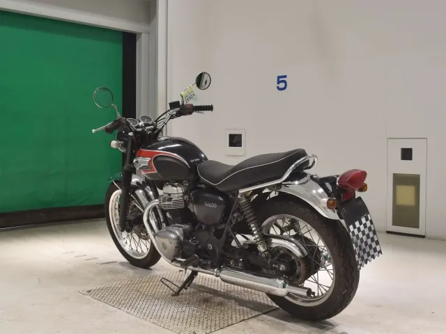 Kawasaki W400 2010, красный, чёрный, фото 6