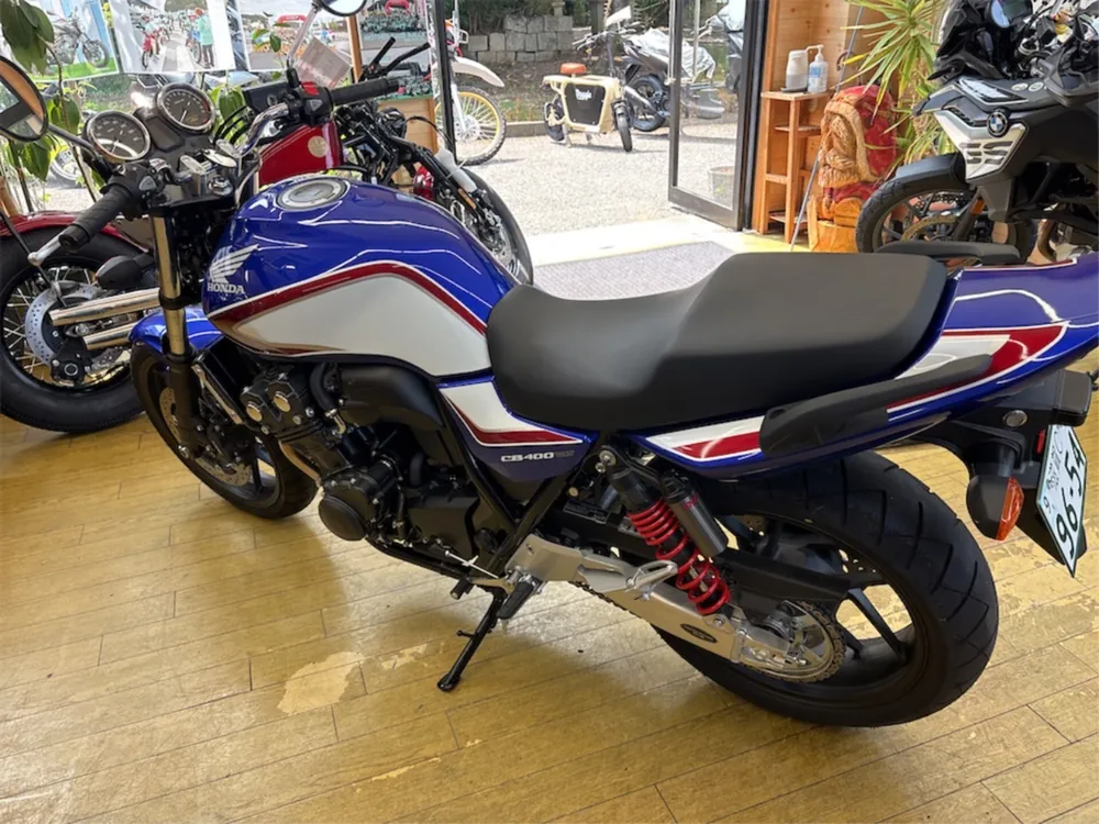 Honda CB400SB 2022, белый, синий, фото 2
