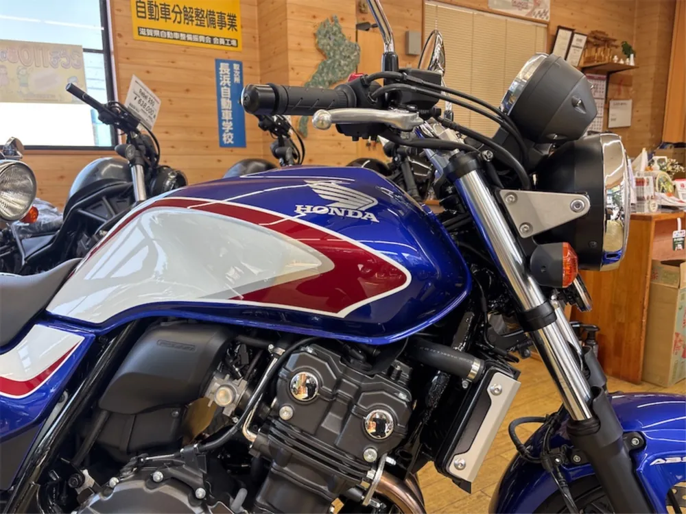 Honda CB400SB 2022, белый, синий, фото 8