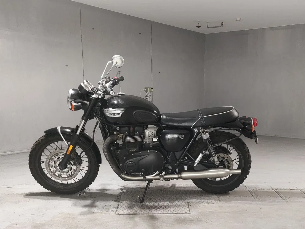 Triumph Bonneville T100 2021, чёрный, фото 2