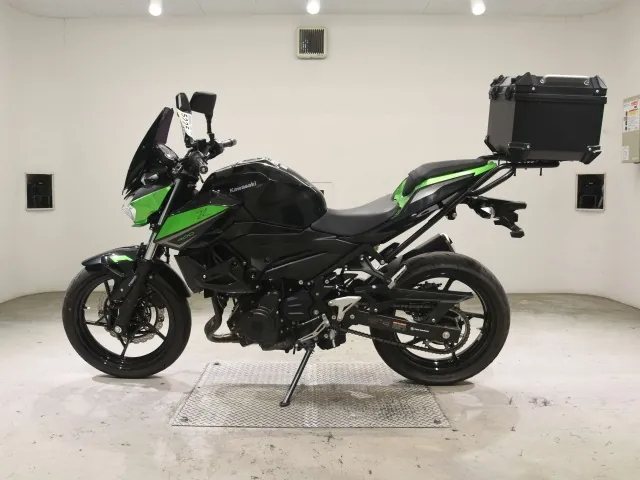 Kawasaki Ninja 400 2022, чёрный, зелёный, фото 2