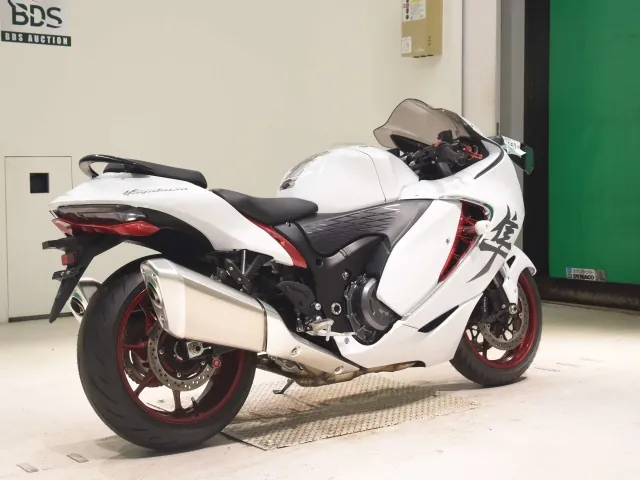 Suzuki Hayabusa 2023, white | red, фото 5