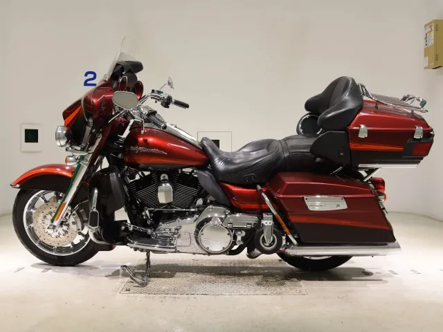 Harley-Davidson FLHTCU1580CVO 2009, красный, фото 2