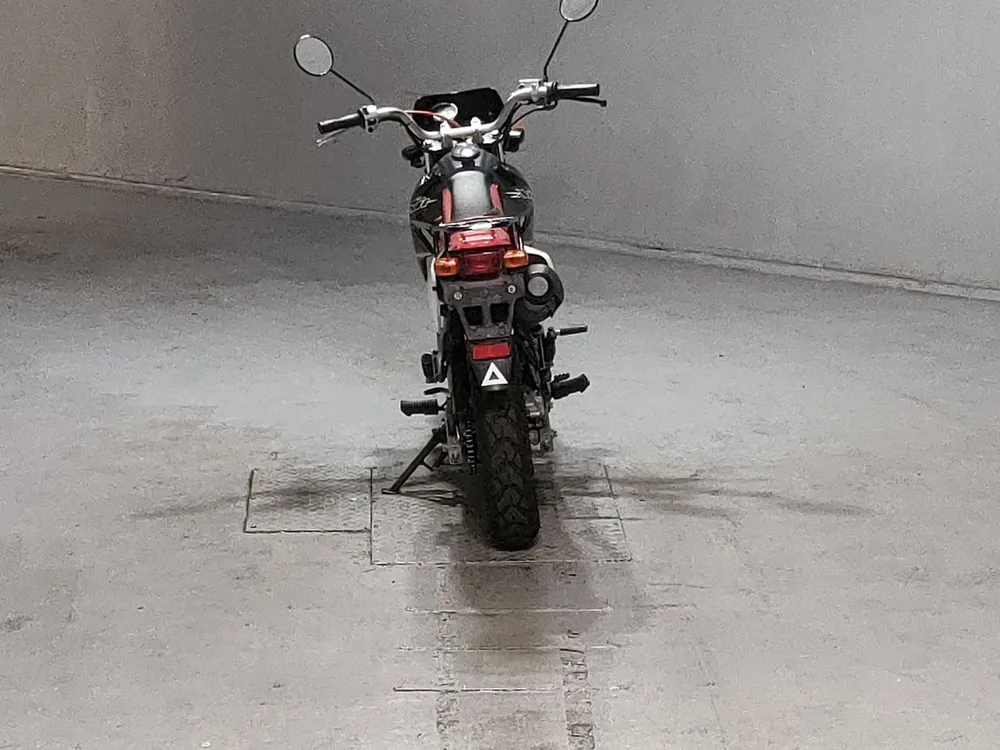 Honda XR100 Motard, чёрный, фото 4