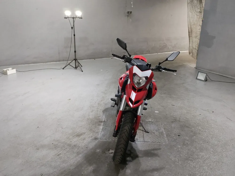 Ducati Hypermotard 796 2010, красный, фото 3