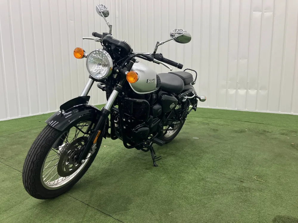 Benelli Imperiale 400 2022, чёрный, серебристый, фото 2