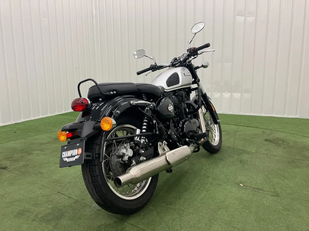 Benelli Imperiale 400 2022, чёрный, серебристый, фото 5
